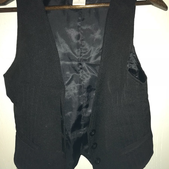 Vest - Picture 4 of 4